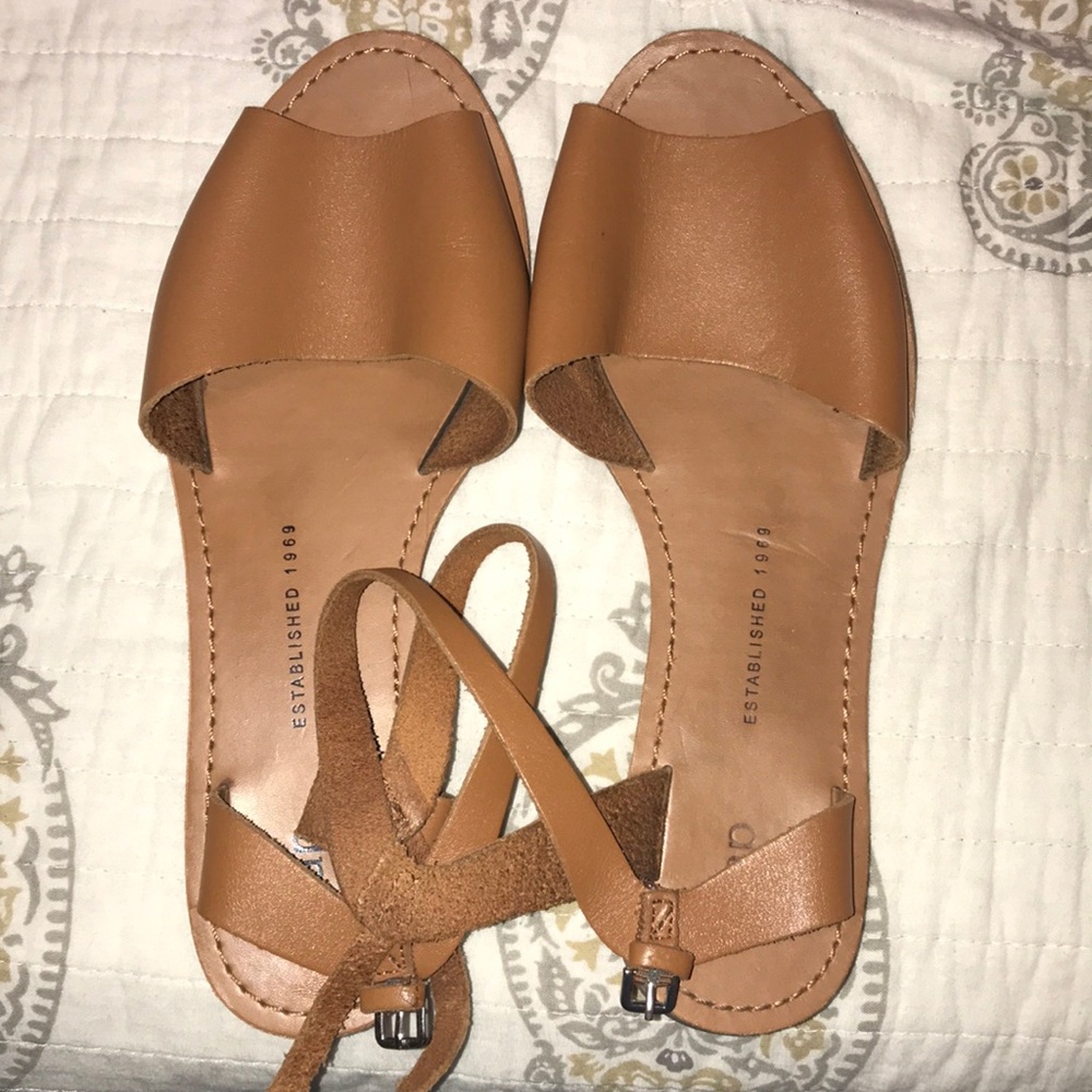 gap brown sandals